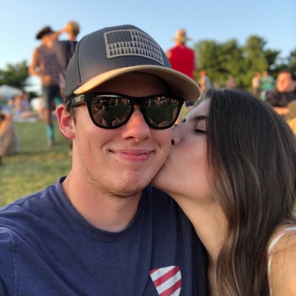 Meet your Posher, Kendall - Picture 6 of 6